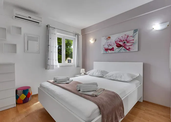 Rosalia Appartement Makarska