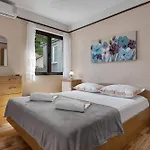 Rosalia Apartamento