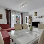 Rosalia Apartamento Makarska